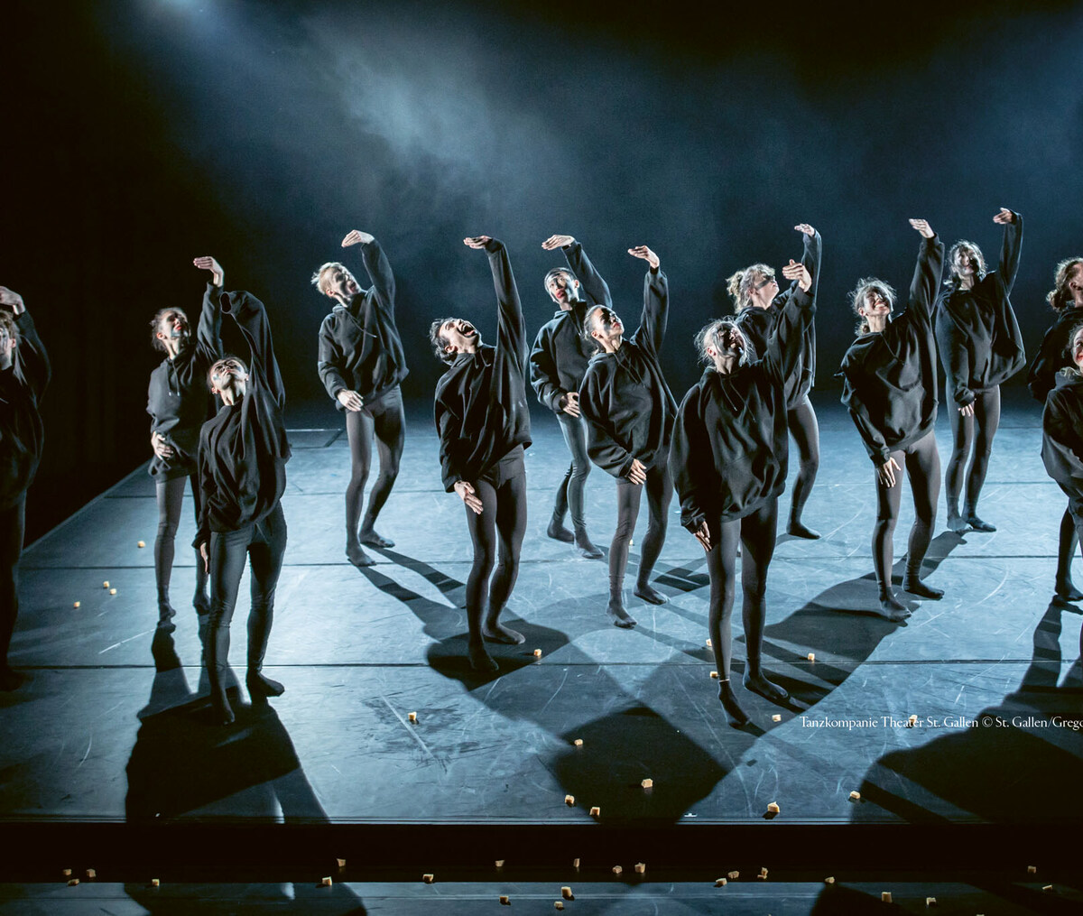 Szenen aus „Wonderful World“ getanzt von der Tanzkompanie Theater St. Gallen